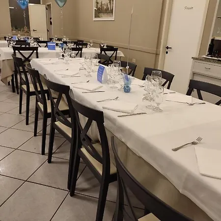 Eden Lägenhetshotell Mozzagrogna