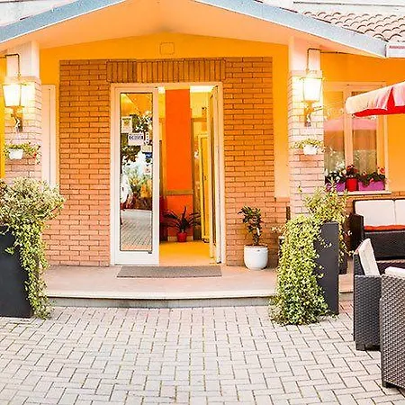 Eden Aparthotel