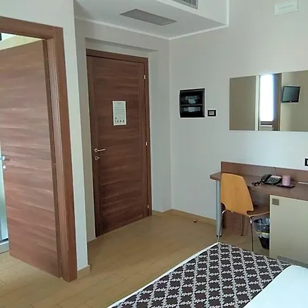 Eden Aparthotel 3*