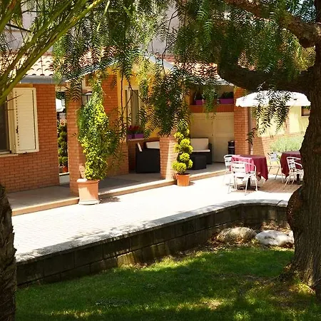 Eden Aparthotel